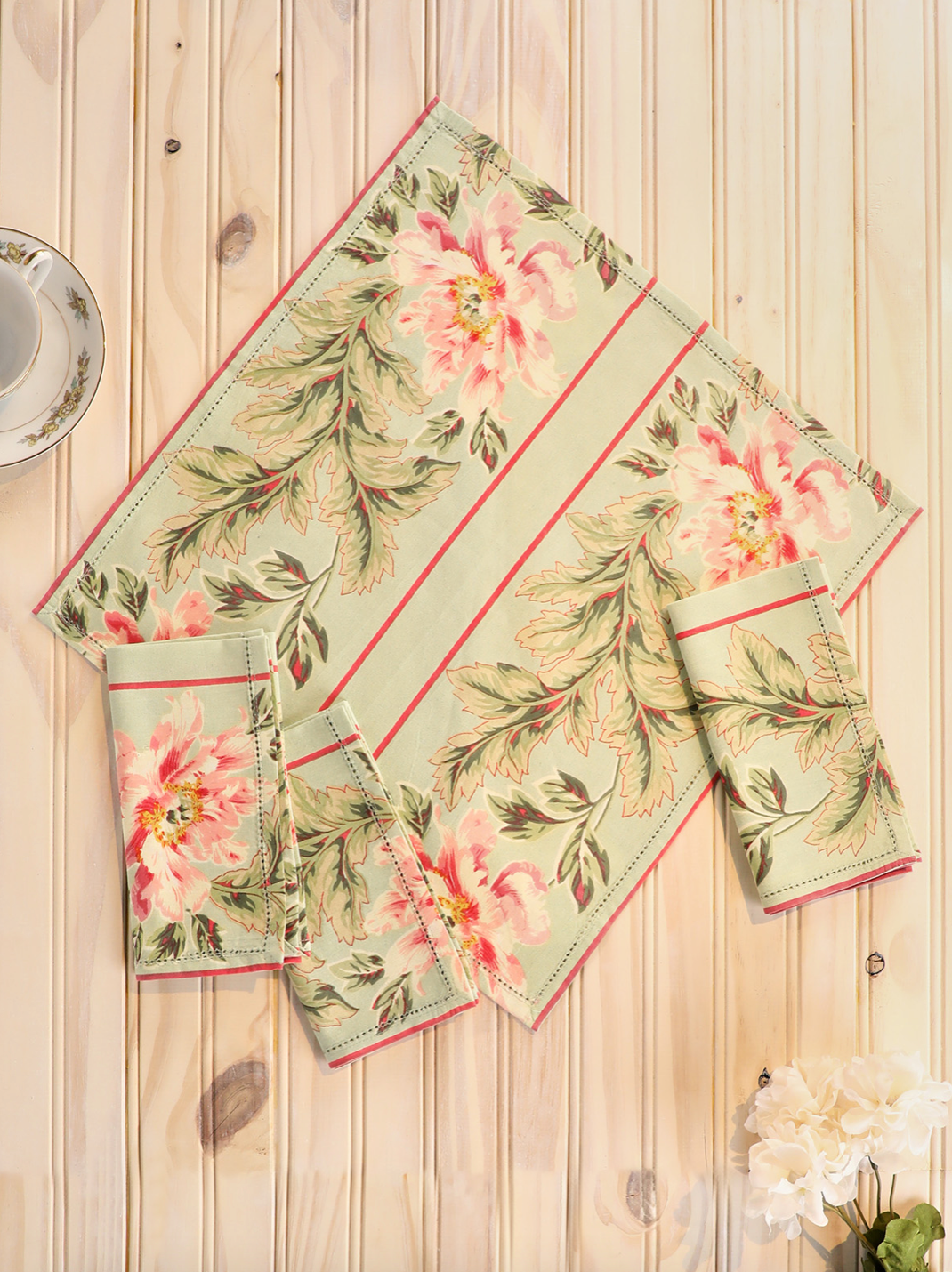 April Cornell English Garden outdoor tablecloths – Pandora's