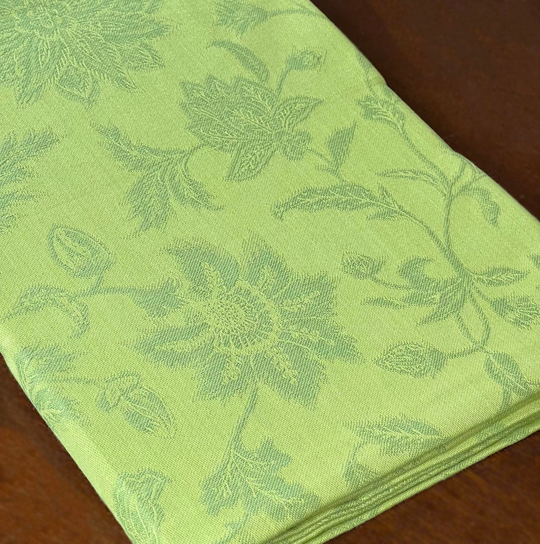 Jacquard gardenia green tablecloth